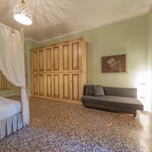 Lungarno Buozzi 7 Pise
