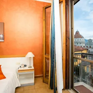 Szálloda Roma, Pisa